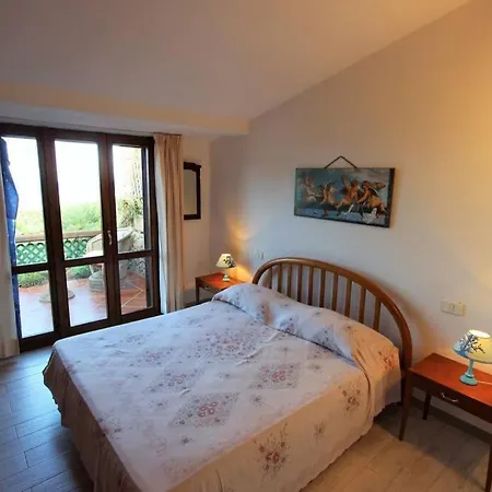 Villino Delia-infinityholidays Semesterbostad Costa Paradiso
