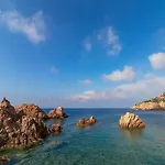 Villino Delia-infinityholidays Vakantiehuis Costa Paradiso